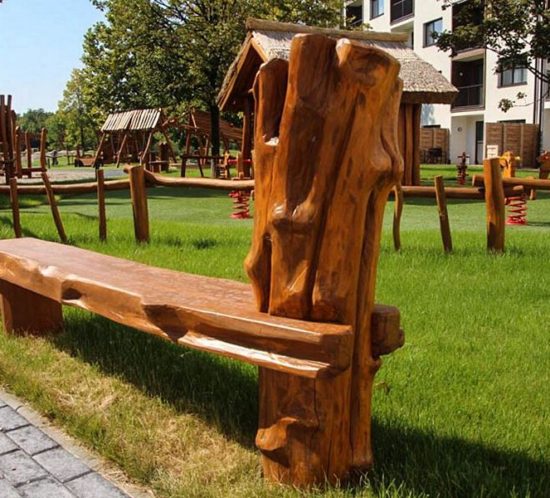Drevená lavička - mobiliár